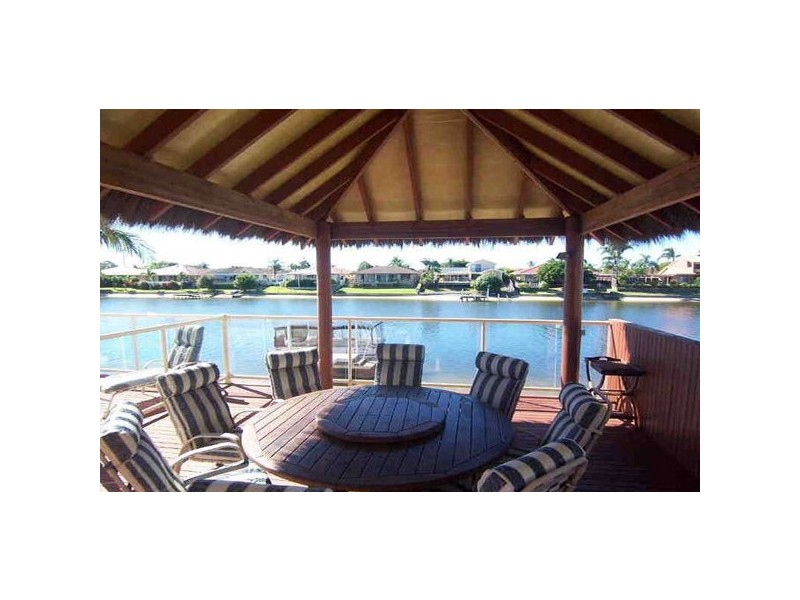 64 Rumrunner Street, Mermaid Waters QLD 4218