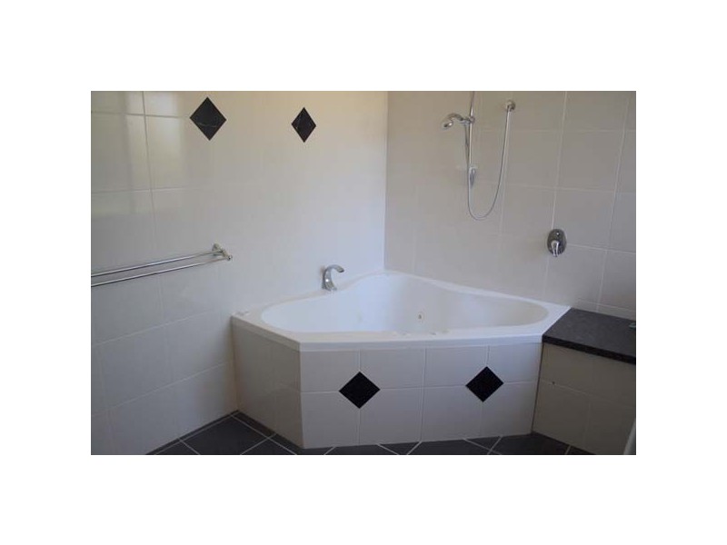 Broadbeach Waters QLD 4218