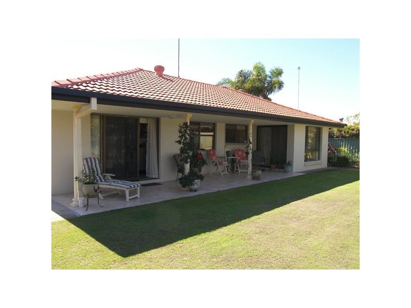 16 Intrepid Drive, Mermaid Waters QLD 4218