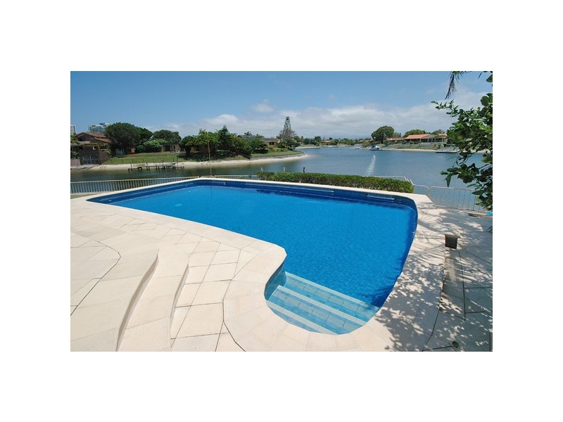 14 Welby Street, Broadbeach Waters QLD 4218