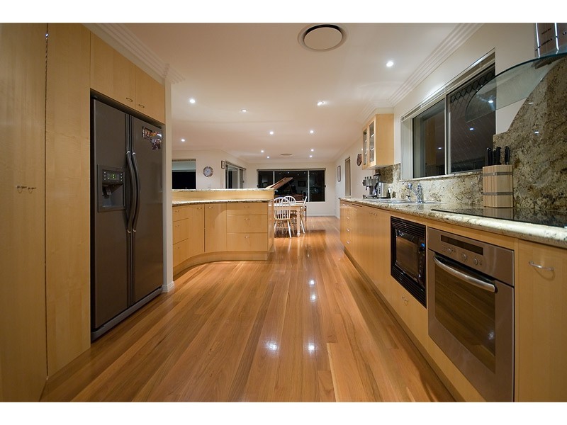 14 Welby Street, Broadbeach Waters QLD 4218