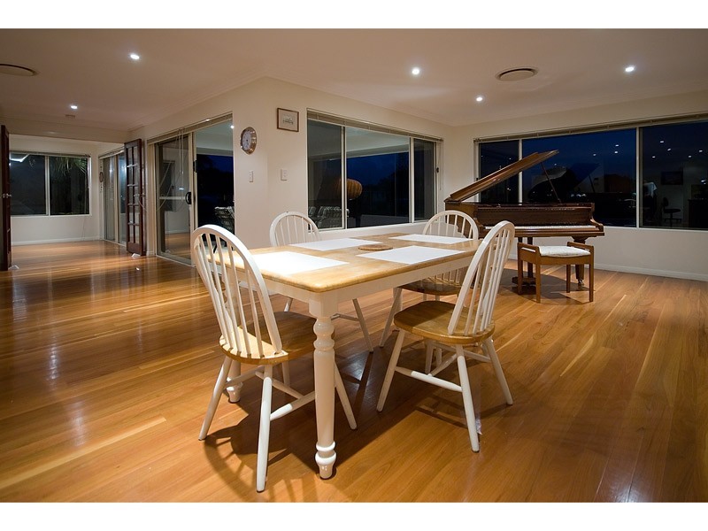 14 Welby Street, Broadbeach Waters QLD 4218