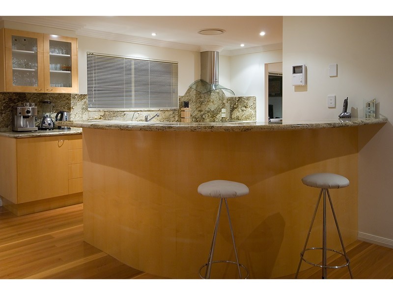 14 Welby Street, Broadbeach Waters QLD 4218