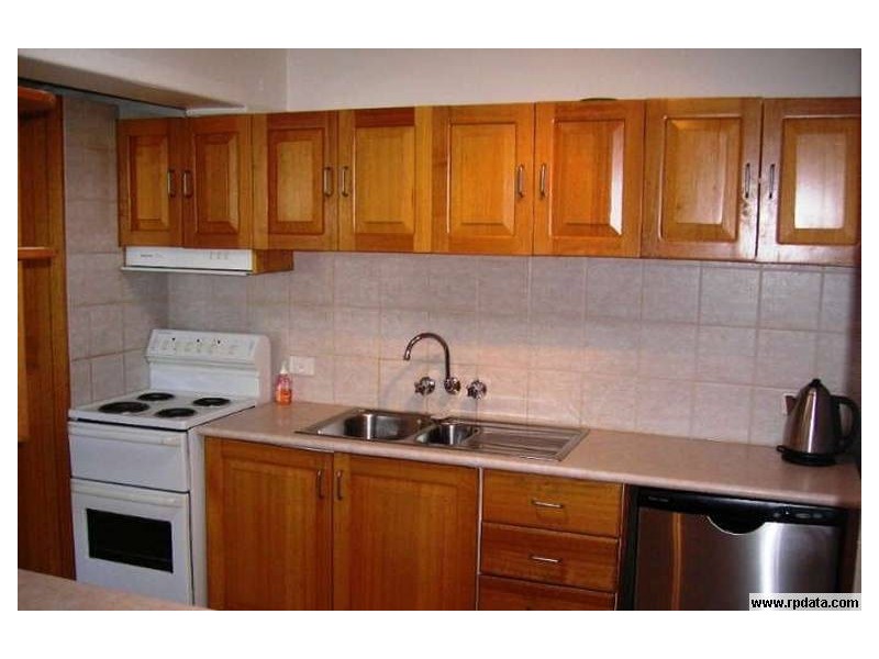 8 Naranga Avenue, Broadbeach Waters QLD 4218