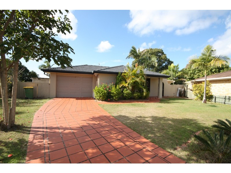 5 Rotorua Place, Clear Island Waters QLD 4226