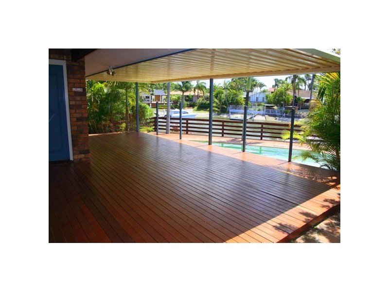 6 Cedar Place, Broadbeach Waters QLD 4218