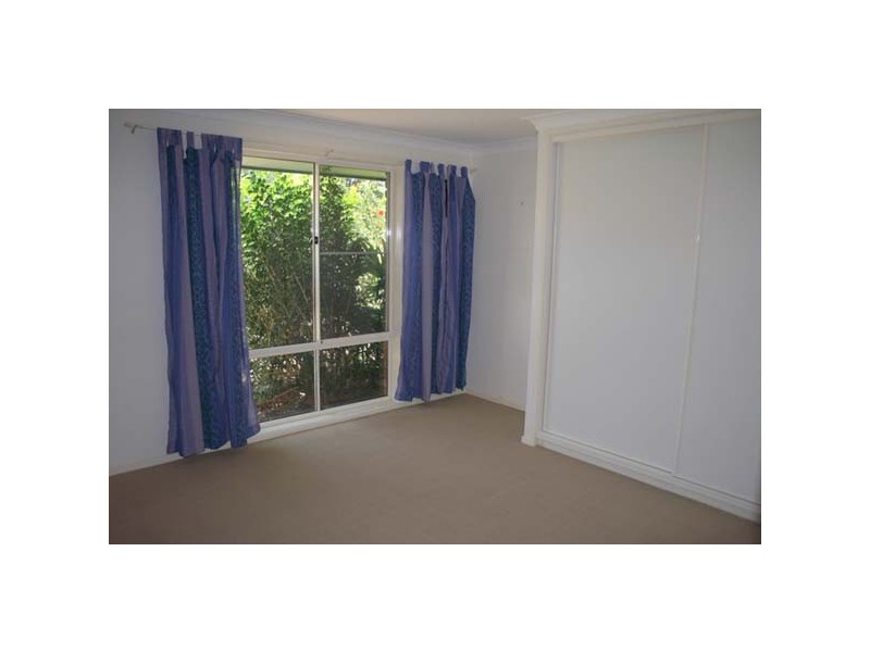 6 Cedar Place, Broadbeach Waters QLD 4218