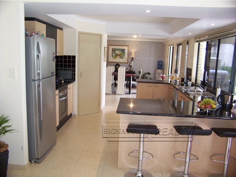 34 Bermuda Street, Broadbeach Waters QLD 4218