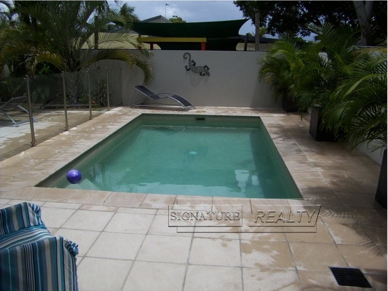 34 Bermuda Street, Broadbeach Waters QLD 4218