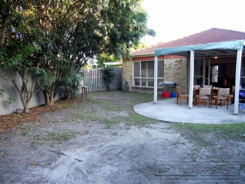2/2 Northwestern Crt, Varsity Lakes QLD 4227