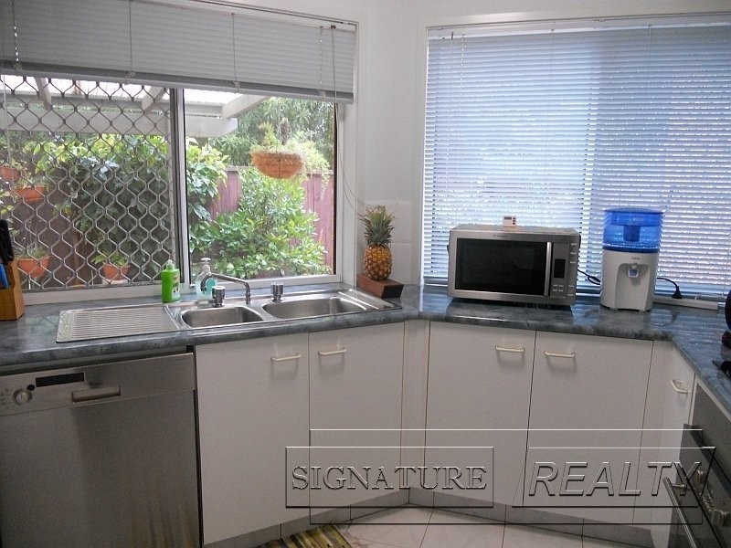 9/173 Barrier Reef Drive, Mermaid Waters QLD 4218