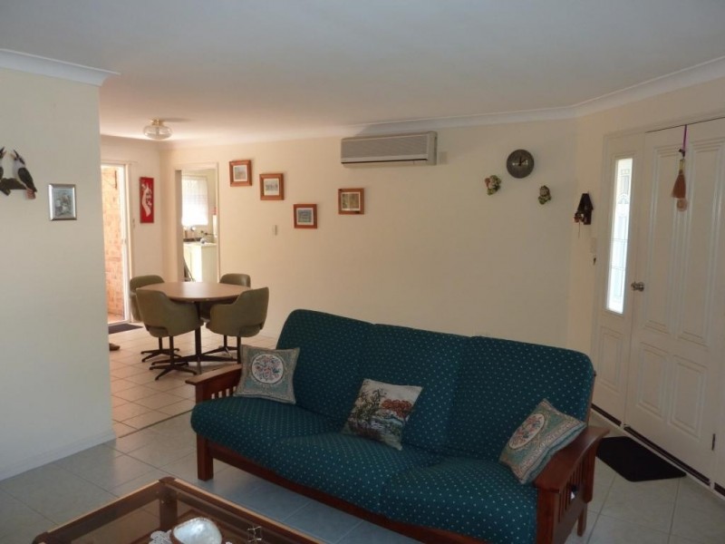 2/11 Covent Gardens Way, Banora Point NSW 2486
