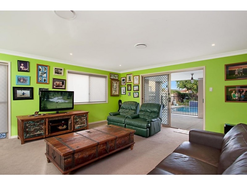 18 Simpson Street, Kirra QLD 4225