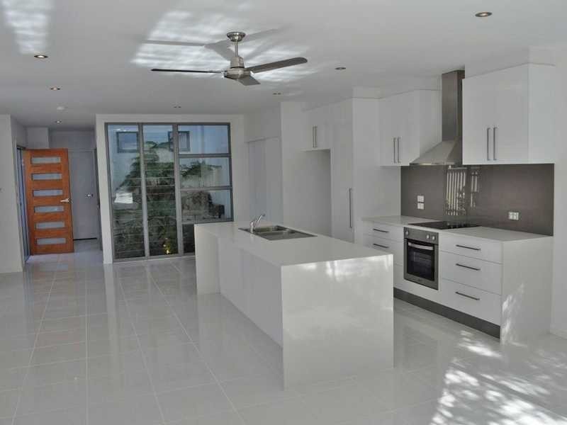 1 and 2/14 Sarawak Street, Palm Beach QLD 4221