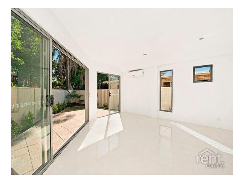 1 and 2/14 Sarawak Street, Palm Beach QLD 4221