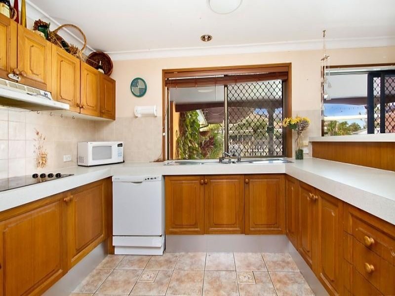 19 Murtha Drive, Elanora QLD 4221