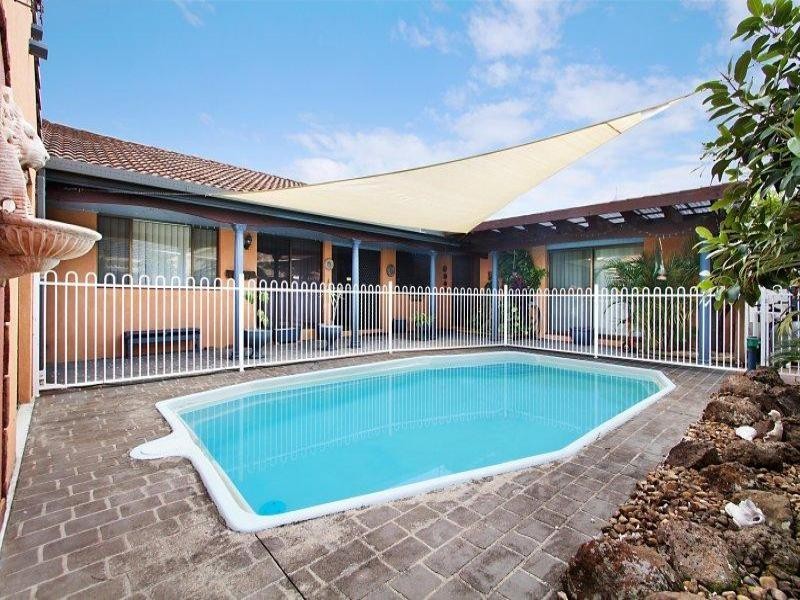 19 Murtha Drive, Elanora QLD 4221