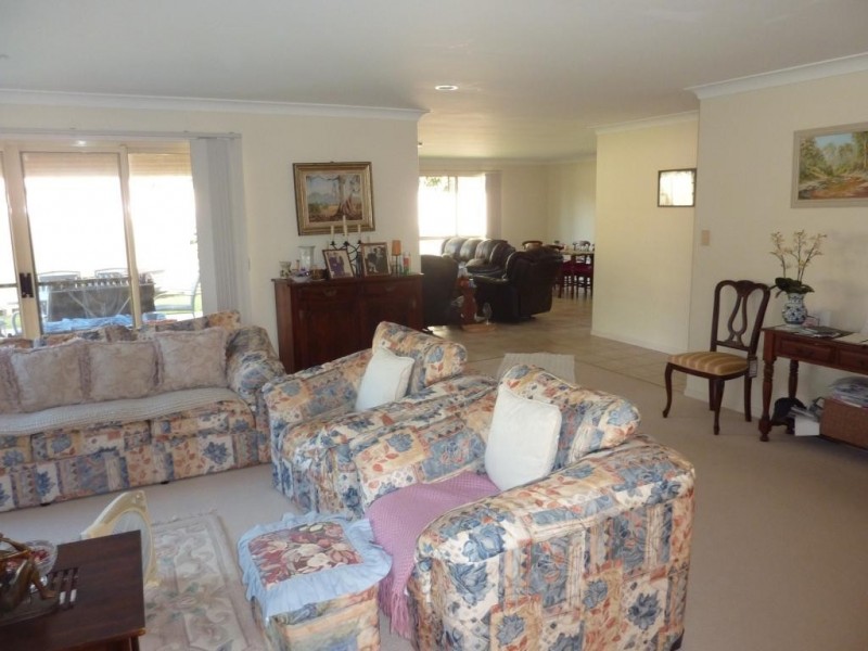 81 Avondale Road, Banora Point NSW 2486