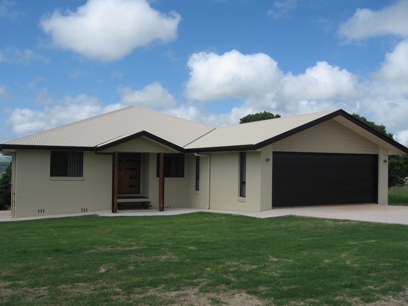 69 Cowie Drive, Kingaroy QLD 4610