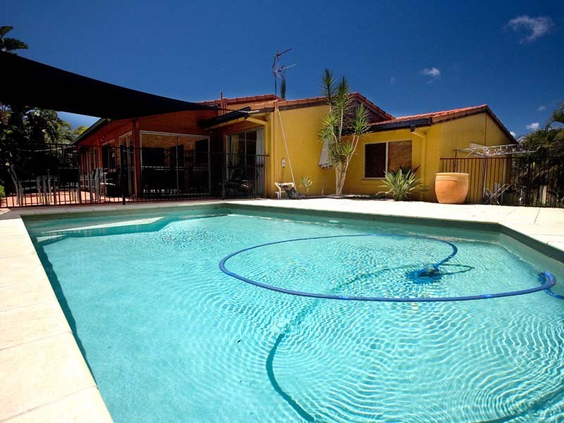 25 Warrawee Ave, Ashmore QLD 4214