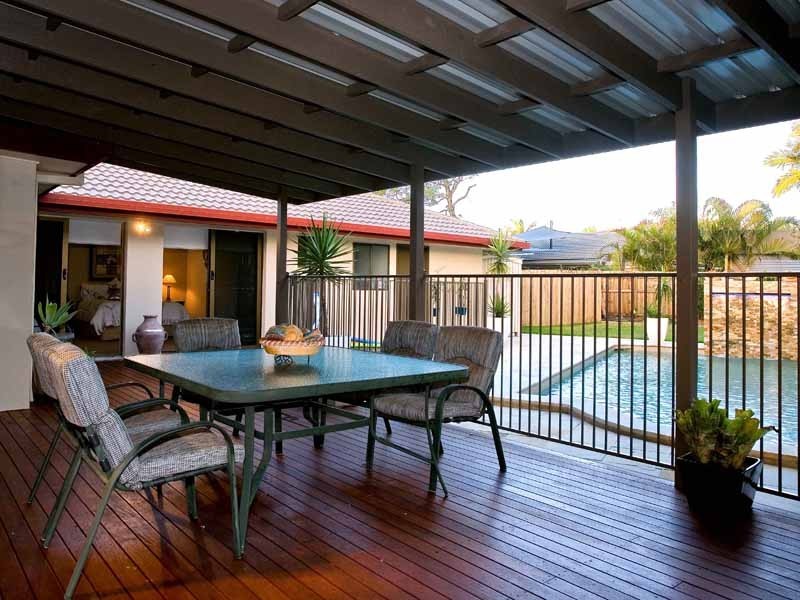 3 Omao St, Burleigh Waters QLD 4220