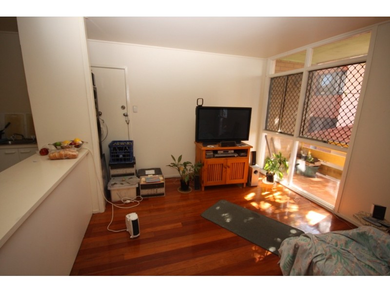 6/272 Marine Pde, Labrador QLD 4215