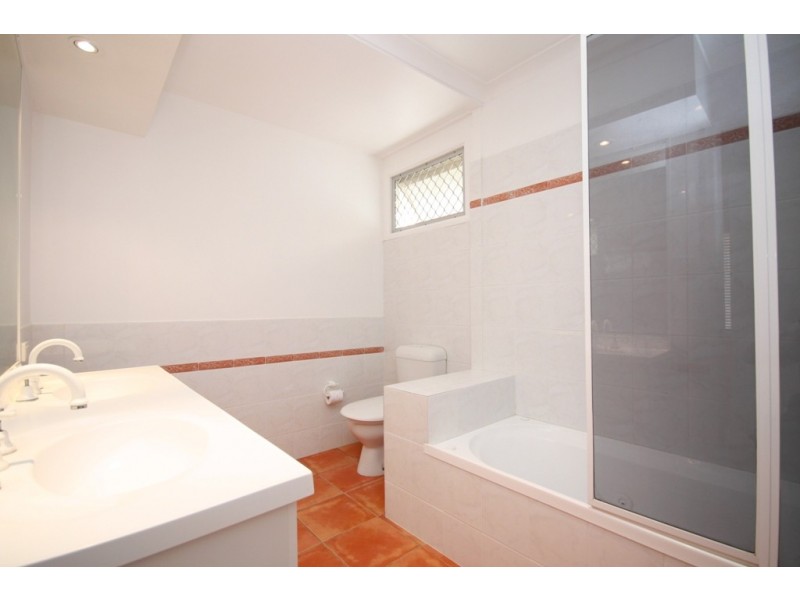 175 Jefferson Lane, Palm Beach QLD 4221