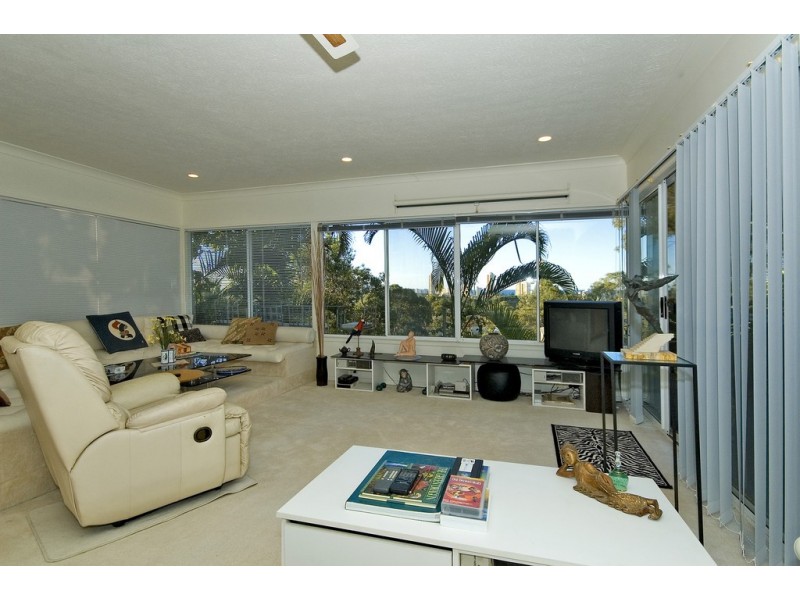 9 View St, Burleigh Heads QLD 4220