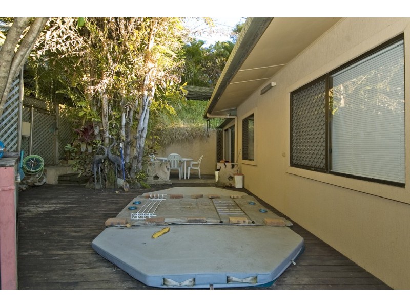 9 View St, Burleigh Heads QLD 4220