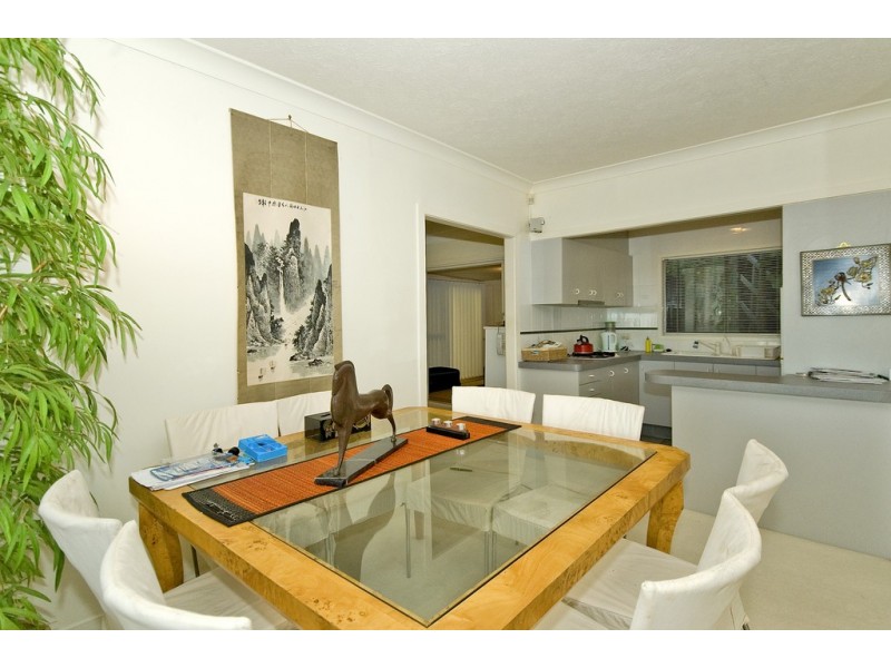 9 View St, Burleigh Heads QLD 4220