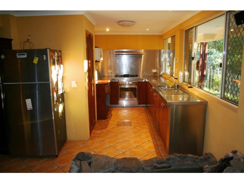 196 West Burleigh Rd, Burleigh Heads QLD 4220