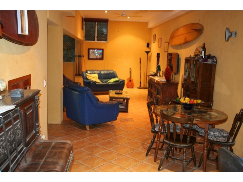 196 West Burleigh Rd, Burleigh Heads QLD 4220