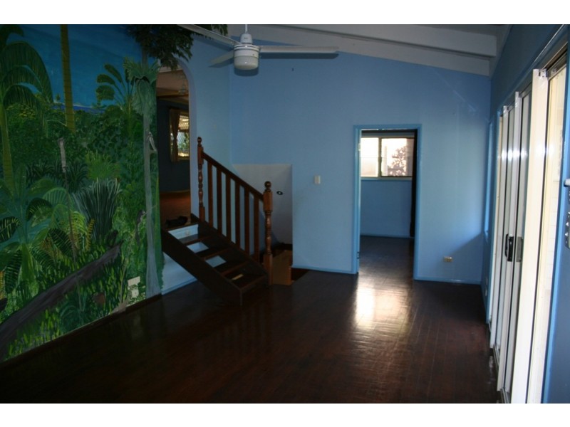 196 West Burleigh Rd, Burleigh Heads QLD 4220