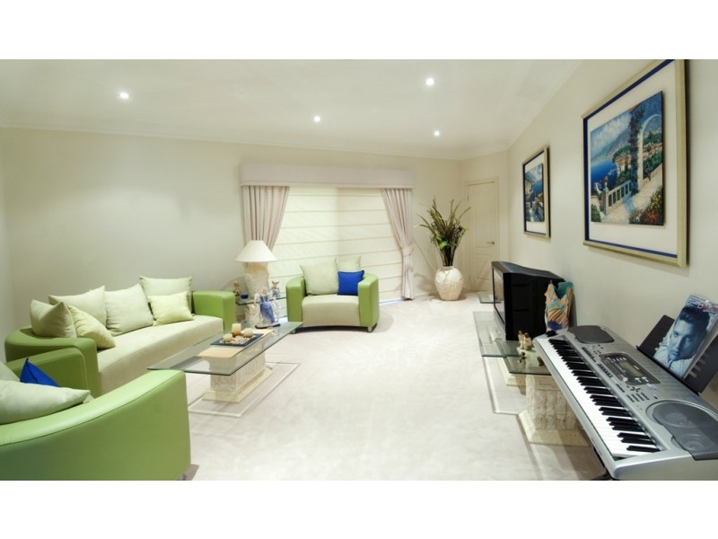 162 Siganto Drive, Helensvale QLD 4212