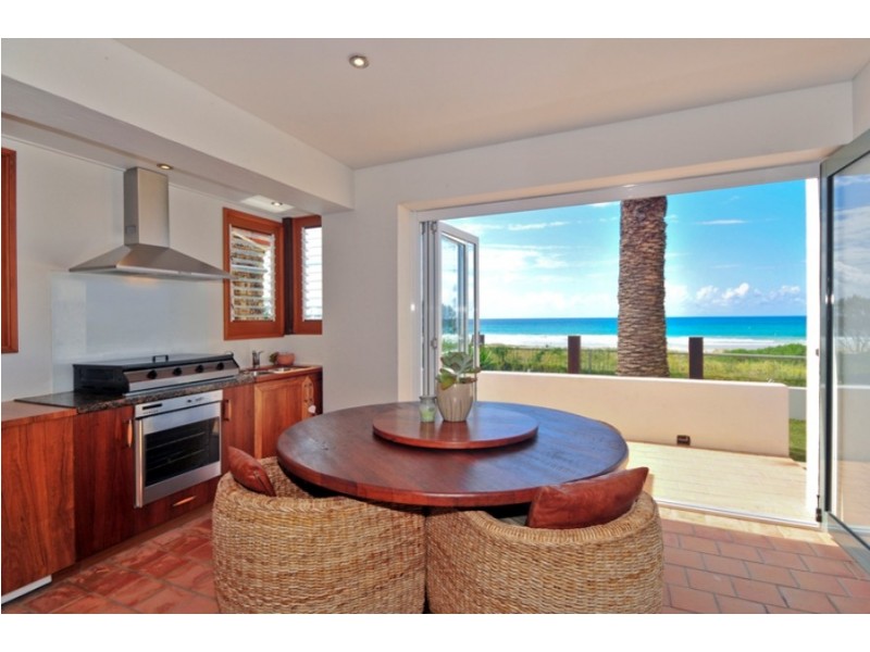 480 The Esplanade, Palm Beach QLD 4221