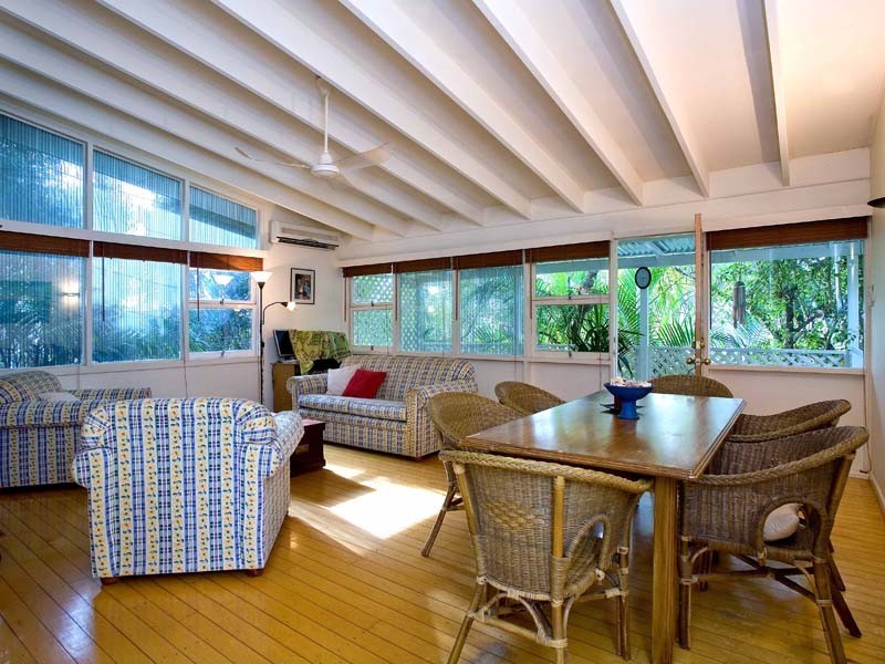 38 Brakes Crescent, Miami QLD 4220