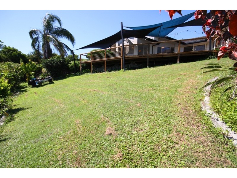 5 Cumberland Dr, Varsity Lakes QLD 4227