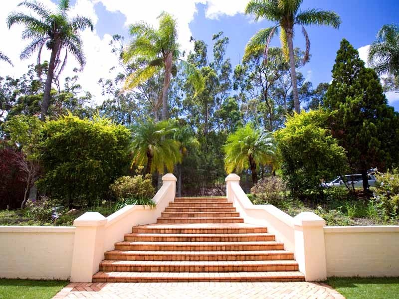 2 Buckingham Way, Elanora QLD 4221