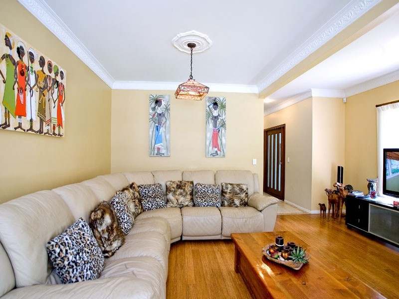 2 Buckingham Way, Elanora QLD 4221