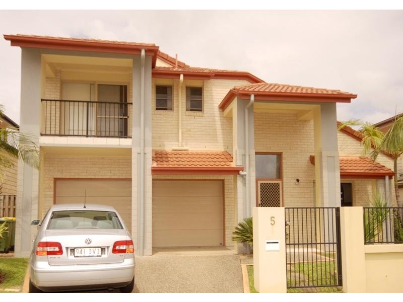 5 Cezaire Ave, Varsity Lakes QLD 4227