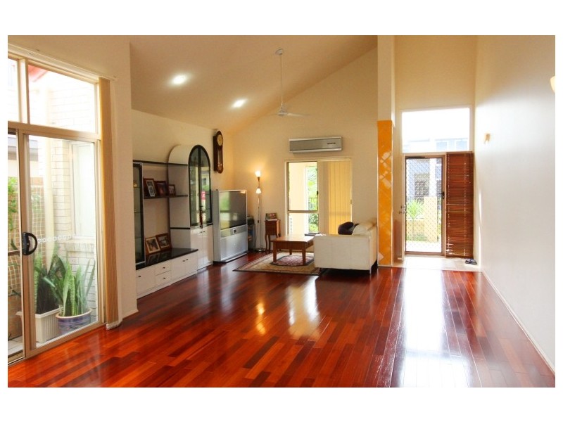 5 Cezaire Ave, Varsity Lakes QLD 4227