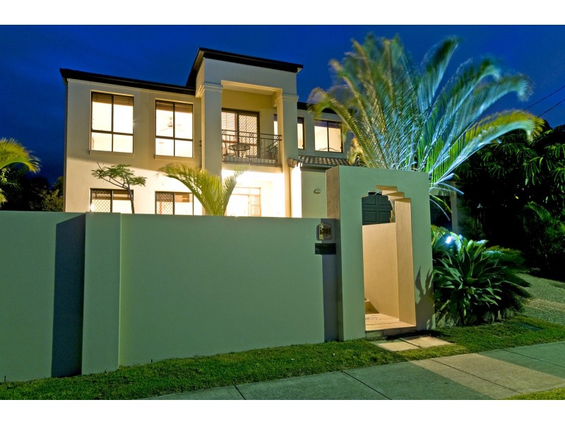 30 Acanthus Ave, Burleigh Heads QLD 4220