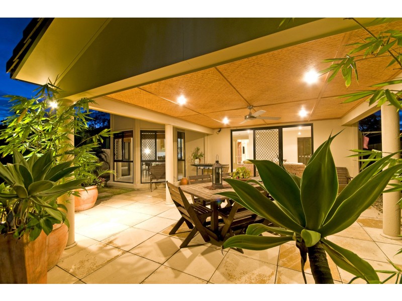 30 Acanthus Ave, Burleigh Heads QLD 4220