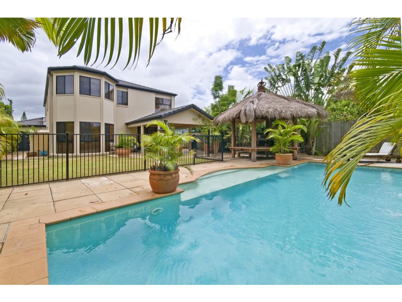30 Acanthus Ave, Burleigh Heads QLD 4220
