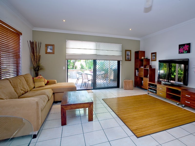 1/2252 Gold Coast Hwy, Mermaid Beach QLD 4218