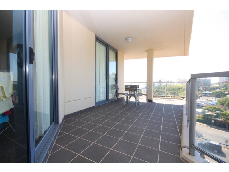 1088/1 Ocean St, Burleigh Heads QLD 4220