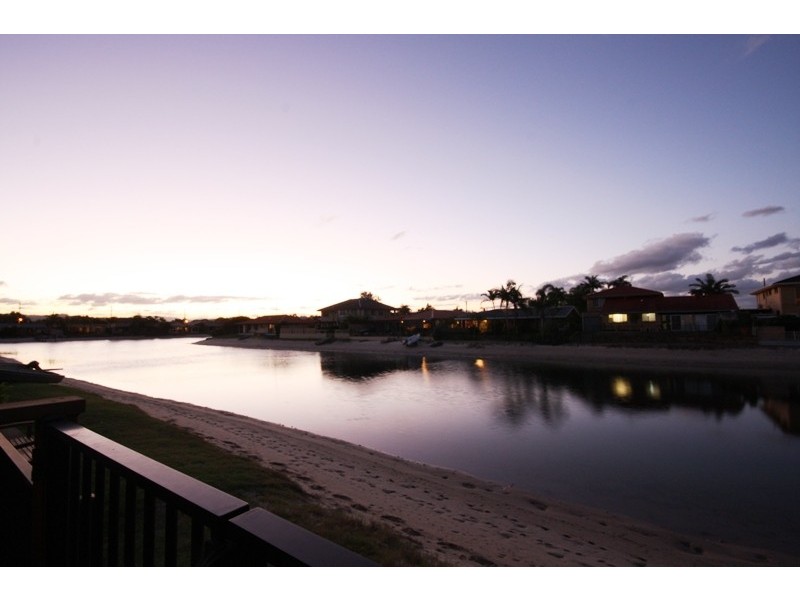 19 Swordfish Cr, Palm Beach QLD 4221