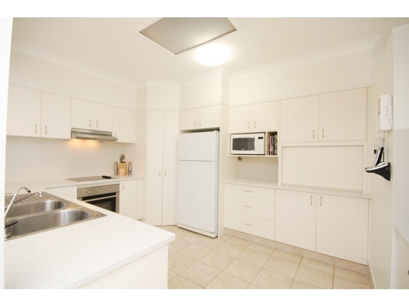 19 Swordfish Cr, Palm Beach QLD 4221