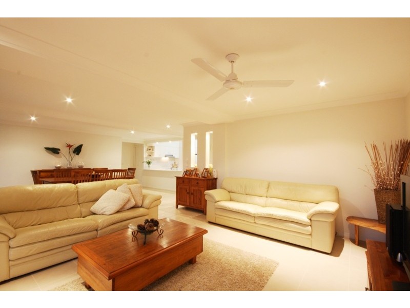19 Swordfish Cr, Palm Beach QLD 4221
