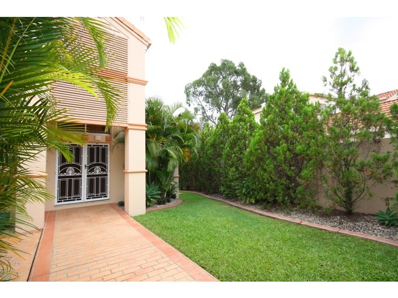 9 Kingston Heath, Robina QLD 4226